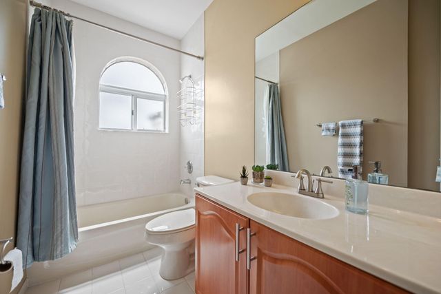 8445 Phoenician Court, Davie, FL 33328