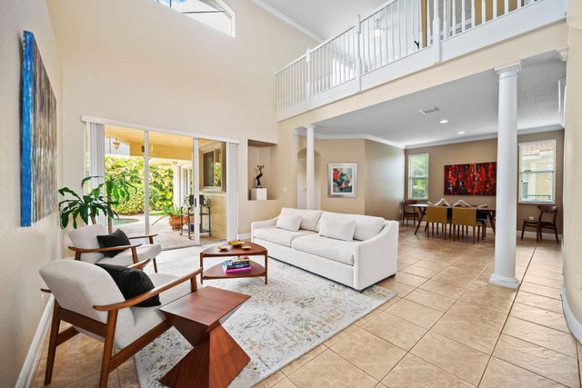 8445 Phoenician Court, Davie, FL 33328