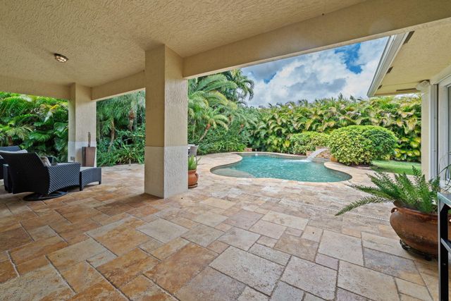 8445 Phoenician Court, Davie, FL 33328
