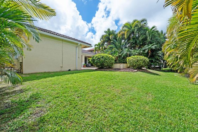 8445 Phoenician Court, Davie, FL 33328