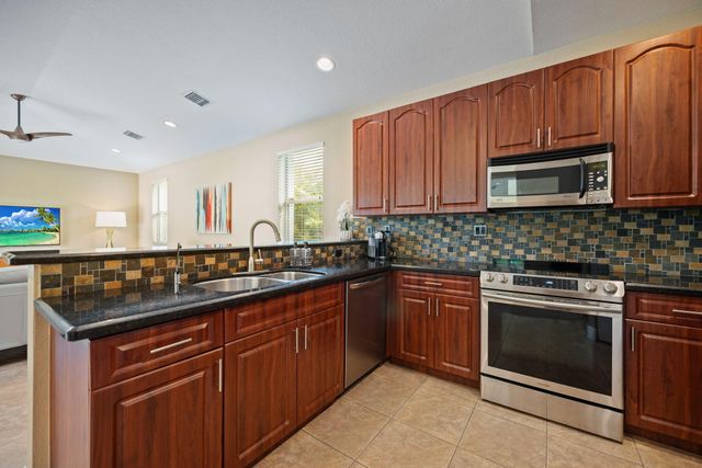 8445 Phoenician Court, Davie, FL 33328