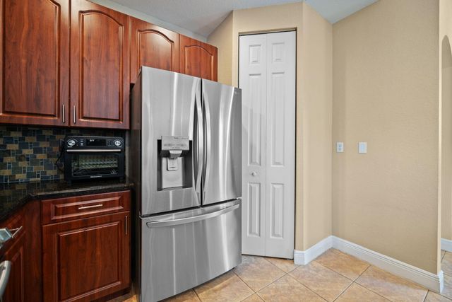 8445 Phoenician Court, Davie, FL 33328