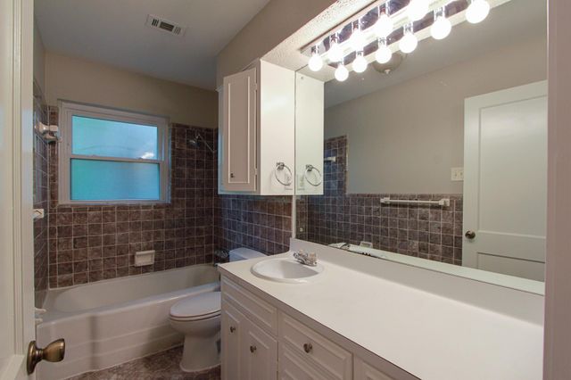 5712 Fairlane DR, Austin, TX 78757