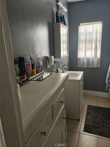 8469 Cypress, South Gate, CA 90280