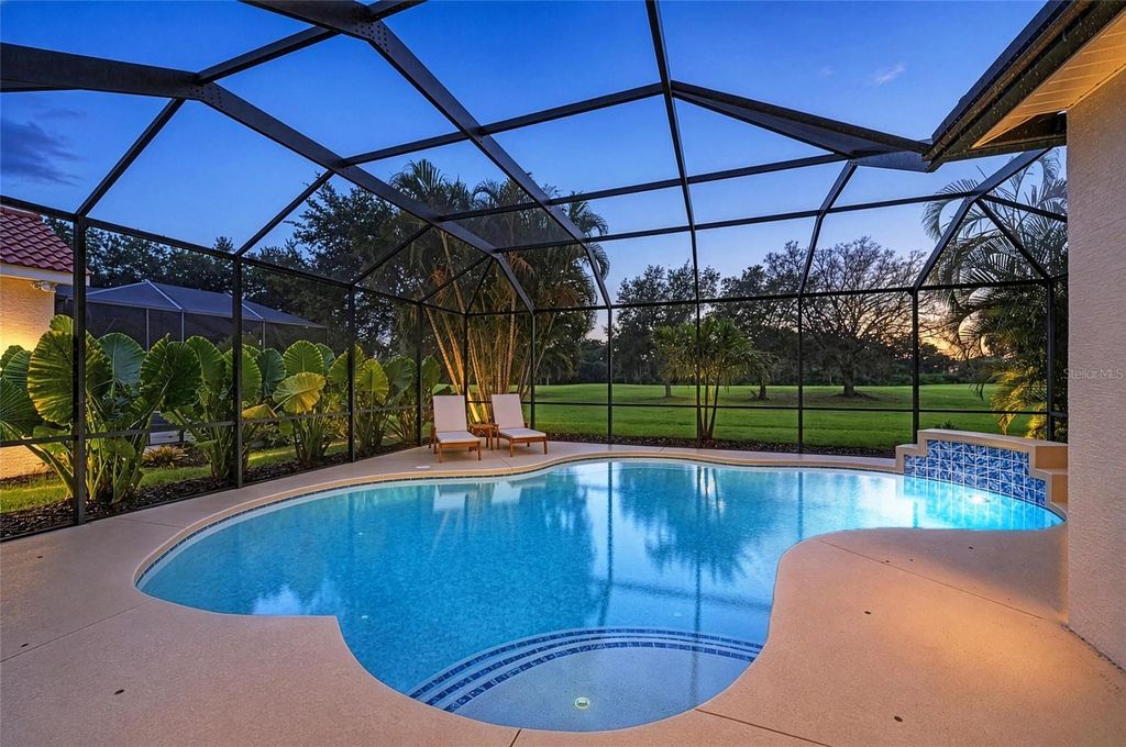Image 2 of property listing at 6690 TAILFEATHER WAY, Bradenton, FL 34203
