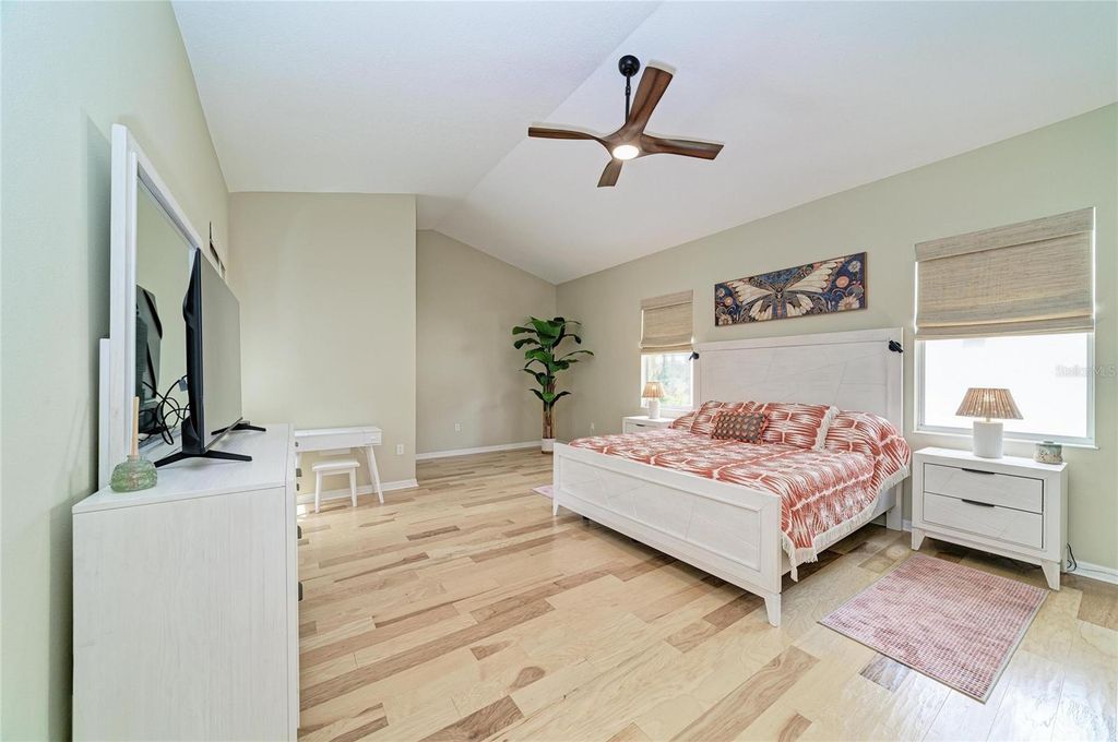 Image 18 of property listing at 6690 TAILFEATHER WAY, Bradenton, FL 34203