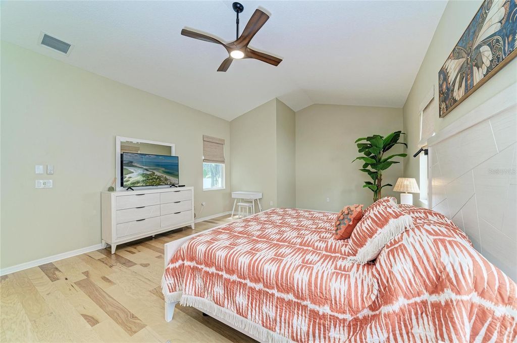 Image 19 of property listing at 6690 TAILFEATHER WAY, Bradenton, FL 34203