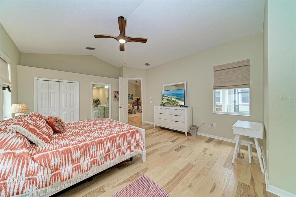 Image 20 of property listing at 6690 TAILFEATHER WAY, Bradenton, FL 34203