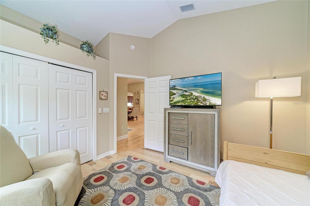 Image 25 of property listing at 6690 TAILFEATHER WAY, Bradenton, FL 34203