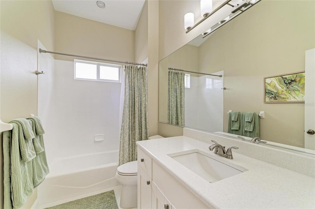 Image 26 of property listing at 6690 TAILFEATHER WAY, Bradenton, FL 34203