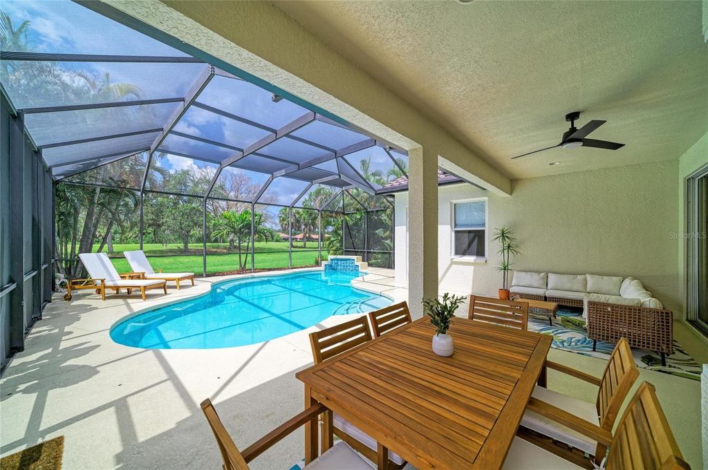 Image 31 of property listing at 6690 TAILFEATHER WAY, Bradenton, FL 34203