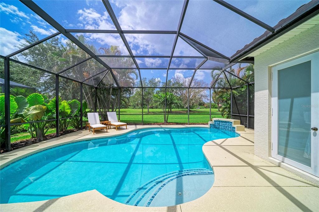 Image 34 of property listing at 6690 TAILFEATHER WAY, Bradenton, FL 34203