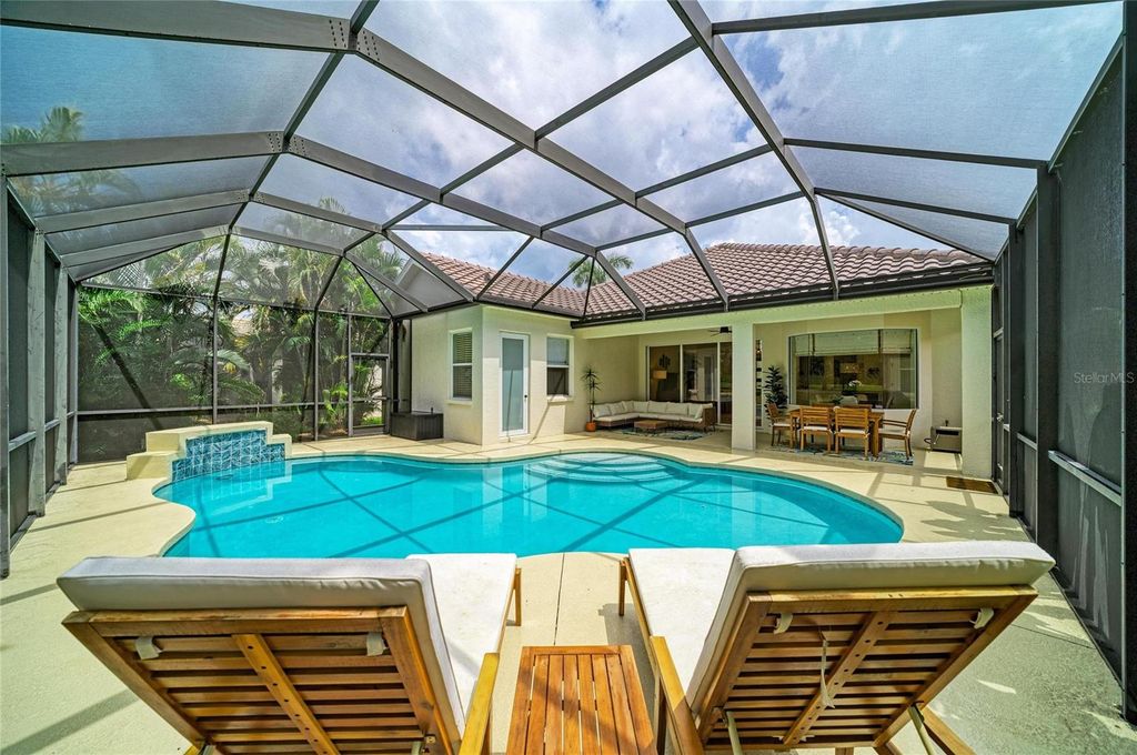 Image 37 of property listing at 6690 TAILFEATHER WAY, Bradenton, FL 34203