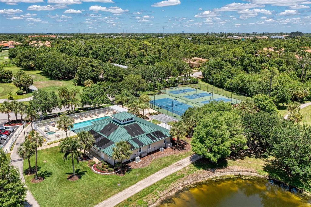 Image 44 of property listing at 6690 TAILFEATHER WAY, Bradenton, FL 34203