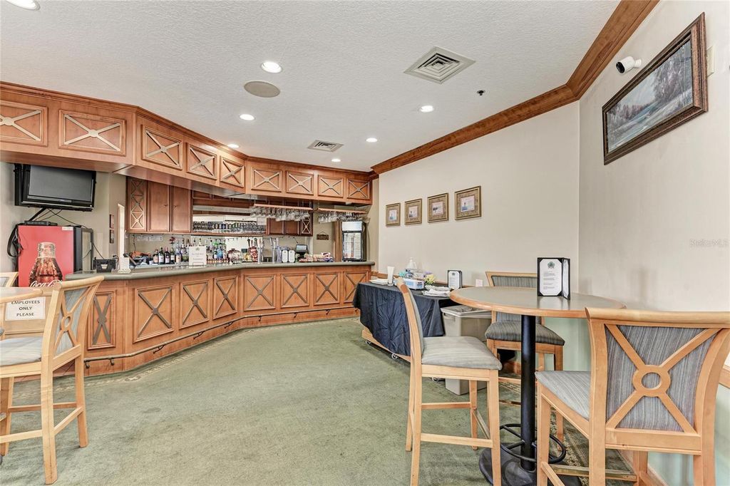Image 47 of property listing at 6690 TAILFEATHER WAY, Bradenton, FL 34203