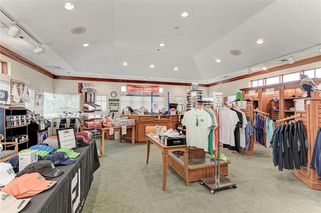 Image 48 of property listing at 6690 TAILFEATHER WAY, Bradenton, FL 34203