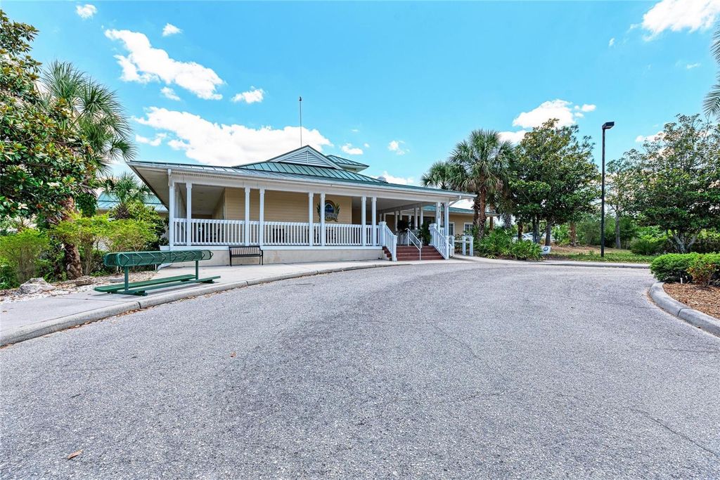 Image 52 of property listing at 6690 TAILFEATHER WAY, Bradenton, FL 34203