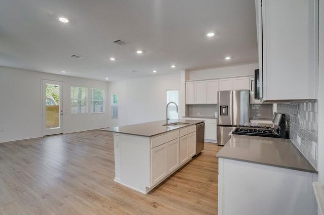 1109 Winnie DR, Austin, TX 78748