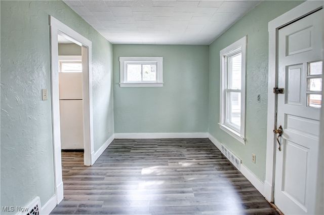 5618 Bradley Avenue, Parma, OH 44129