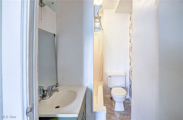 5618 Bradley Avenue, Parma, OH 44129