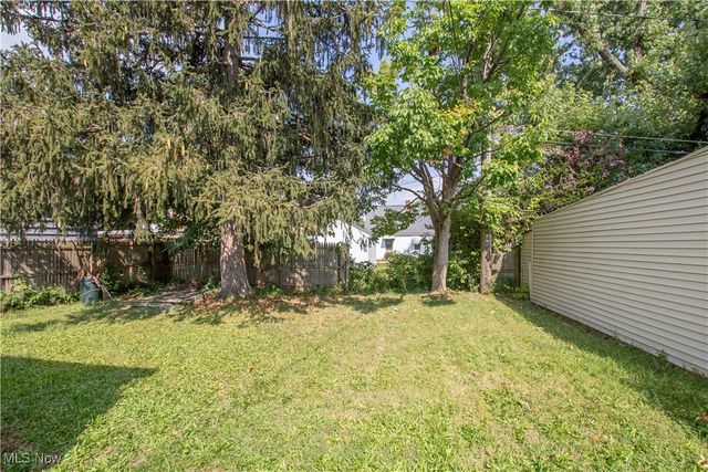 5618 Bradley Avenue, Parma, OH 44129