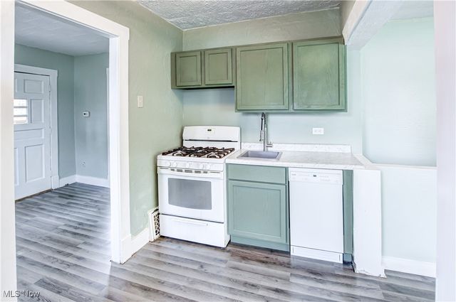 5618 Bradley Avenue, Parma, OH 44129