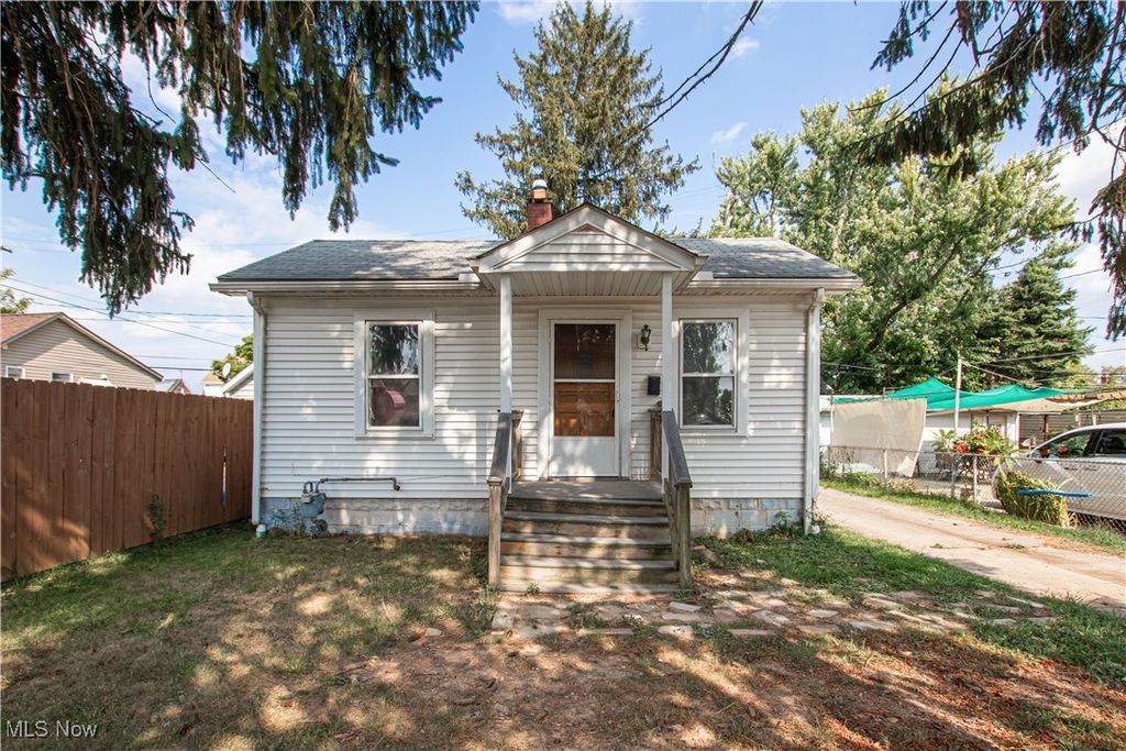 5618 Bradley Avenue, Parma, OH 44129