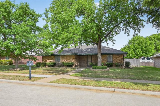 1405 Flamingo Drive, Lewisville, TX 75077