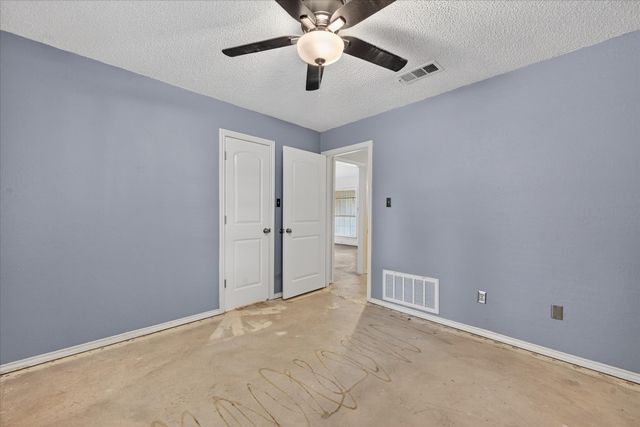 1405 Flamingo Drive, Lewisville, TX 75077