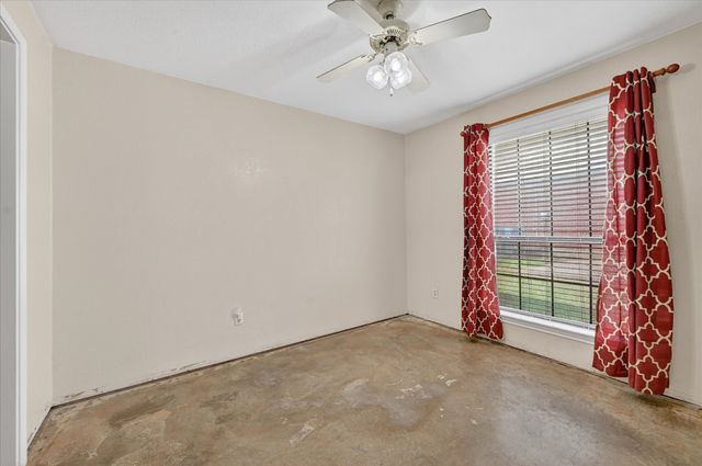 1405 Flamingo Drive, Lewisville, TX 75077