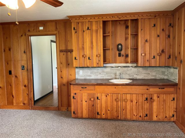 564 S 87th East Avenue, Tulsa, OK 74112