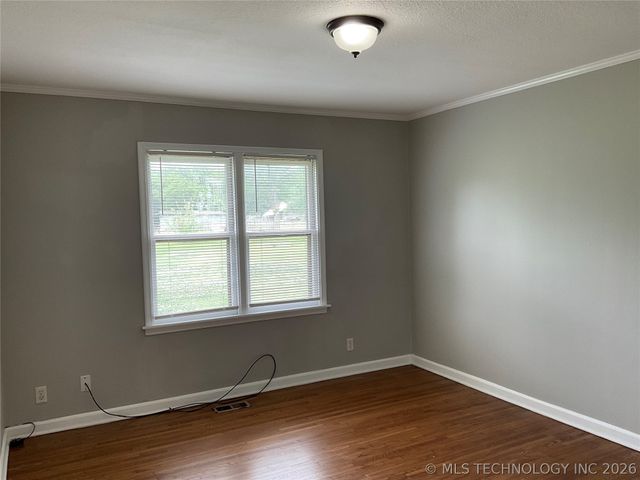 564 S 87th East Avenue, Tulsa, OK 74112