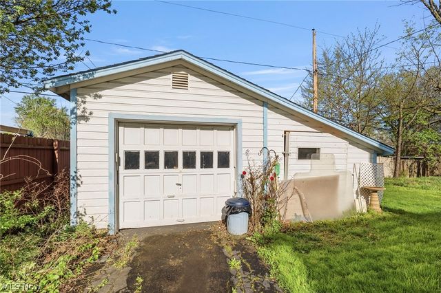 1616 Greenlawn Avenue, Akron, OH 44301