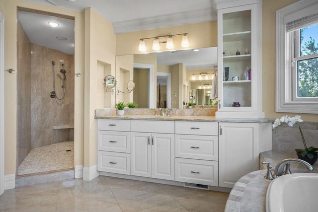 814 Big Stone Trail, Middleton, WI 53562