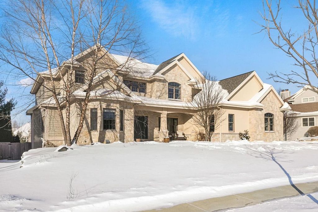 814 Big Stone Trail, Middleton, WI 53562