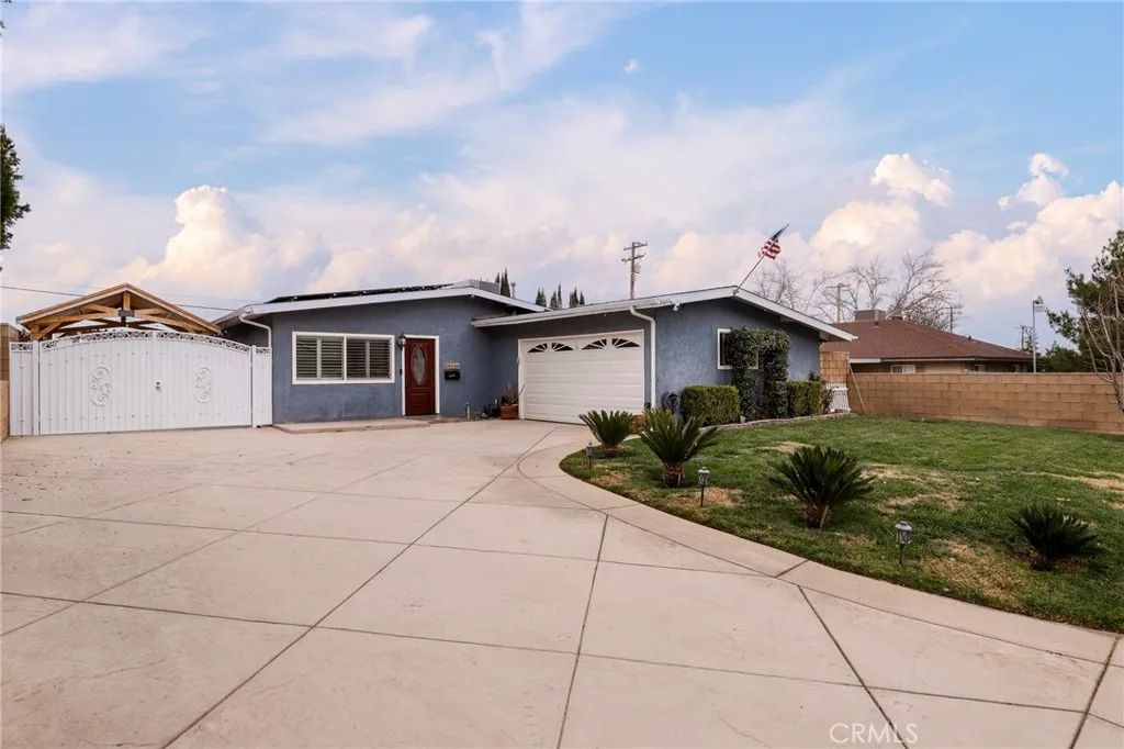 38841 Foxholm Drive, Palmdale, CA 93551