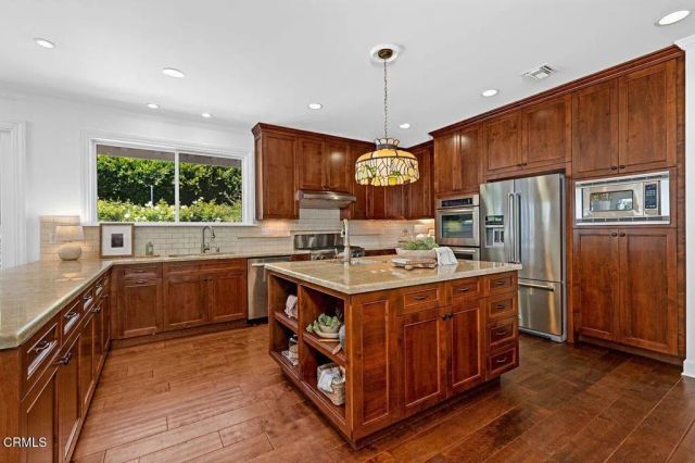 1109 Wiladonda Drive, La Canada Flintridge, CA 91011