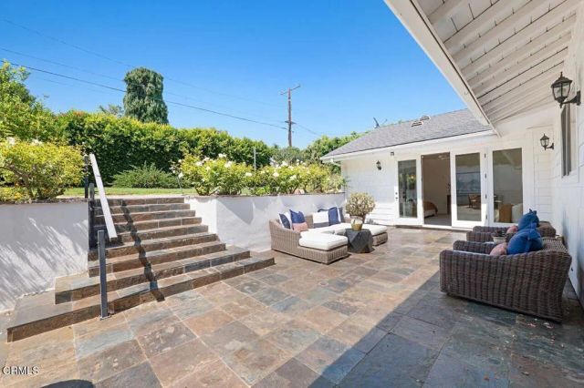 1109 Wiladonda Drive, La Canada Flintridge, CA 91011