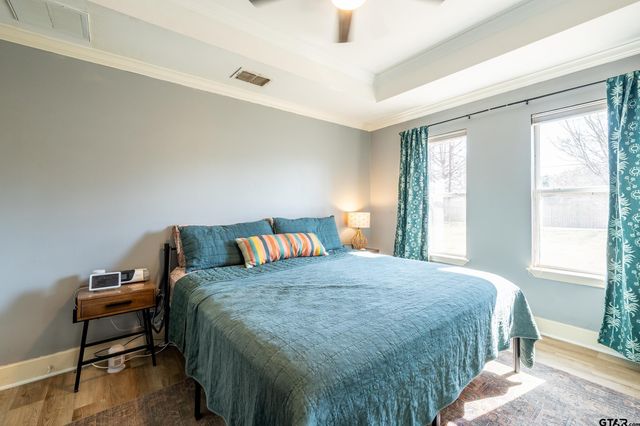 19541 Running West Dr, Flint, TX 75762