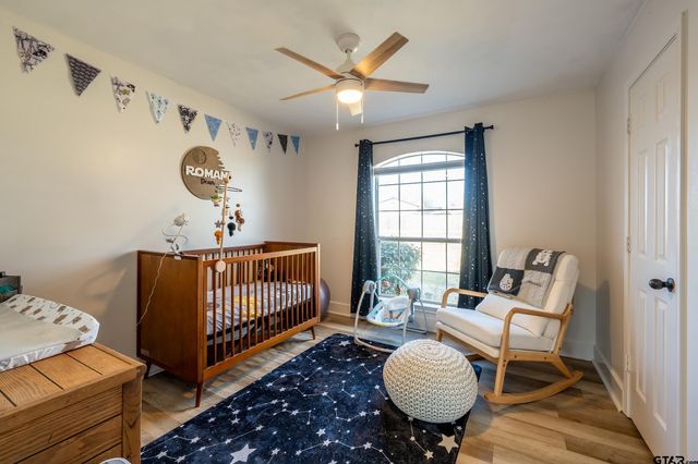 19541 Running West Dr, Flint, TX 75762