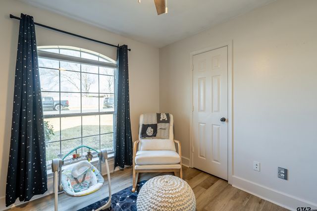 19541 Running West Dr, Flint, TX 75762