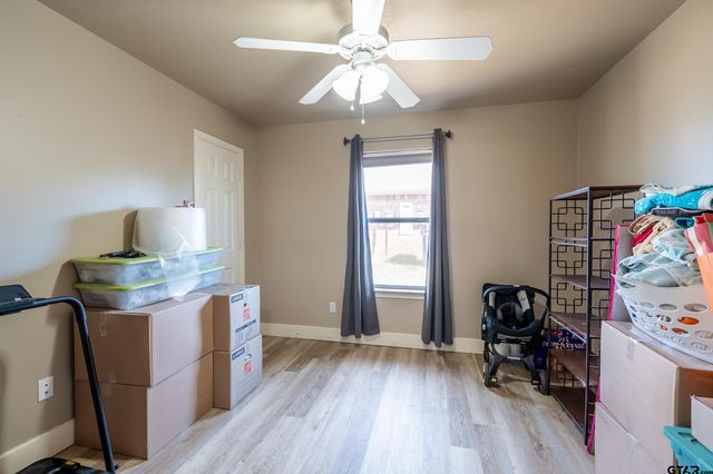 19541 Running West Dr, Flint, TX 75762