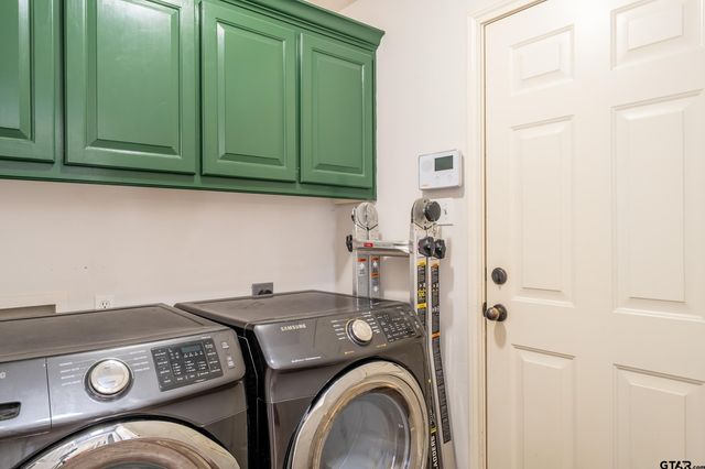 19541 Running West Dr, Flint, TX 75762