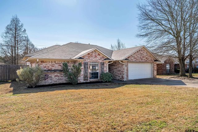 19541 Running West Dr, Flint, TX 75762