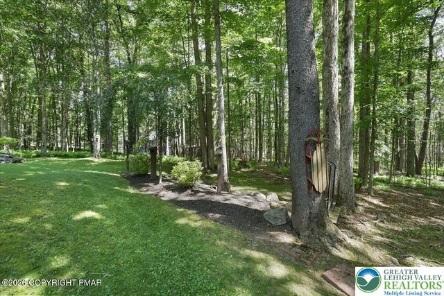 137 Outer Drive, Coolbaugh Twp, PA 18347