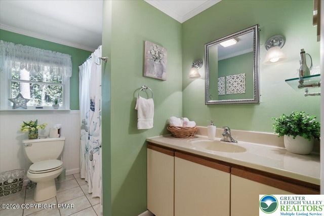 137 Outer Drive, Coolbaugh Twp, PA 18347