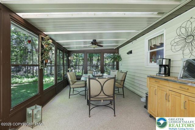 137 Outer Drive, Coolbaugh Twp, PA 18347