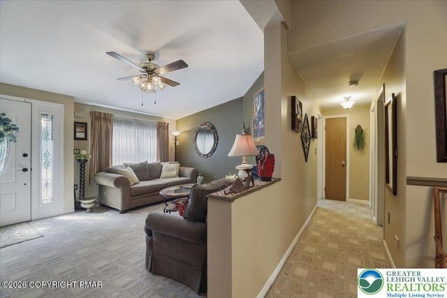 137 Outer Drive, Coolbaugh Twp, PA 18347