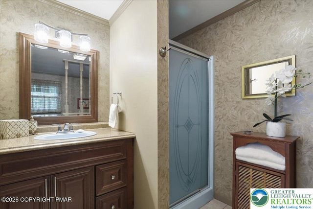 137 Outer Drive, Coolbaugh Twp, PA 18347