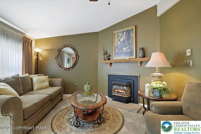 137 Outer Drive, Coolbaugh Twp, PA 18347